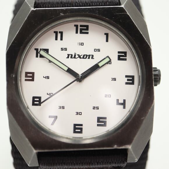 Nixon The Scout Mens Watch 35mm Silver Dial Black Nylon Strap with New Battery - Picture 6 of 15